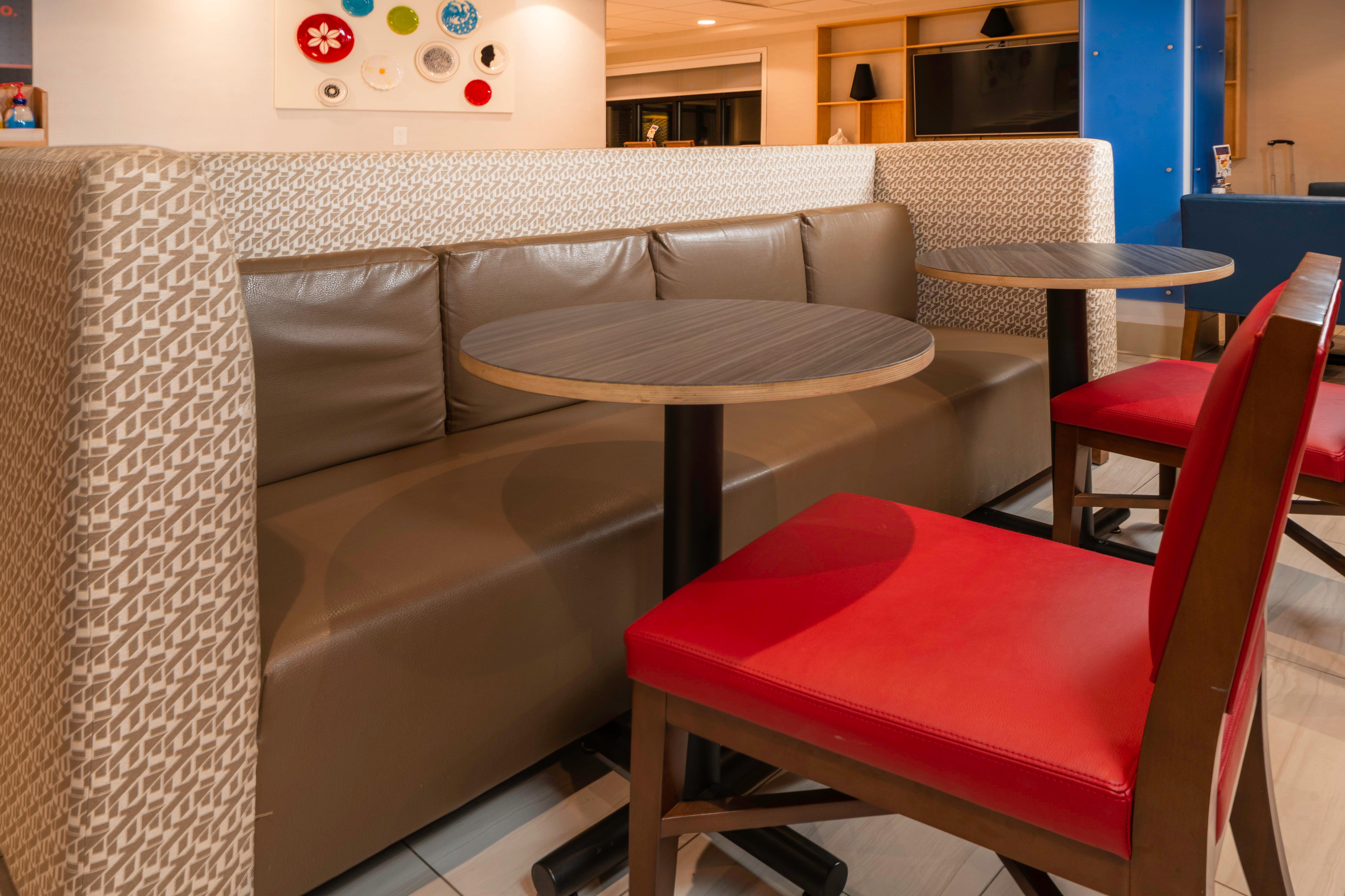 Holiday Inn Express Rochelle By Ihg Экстерьер фото