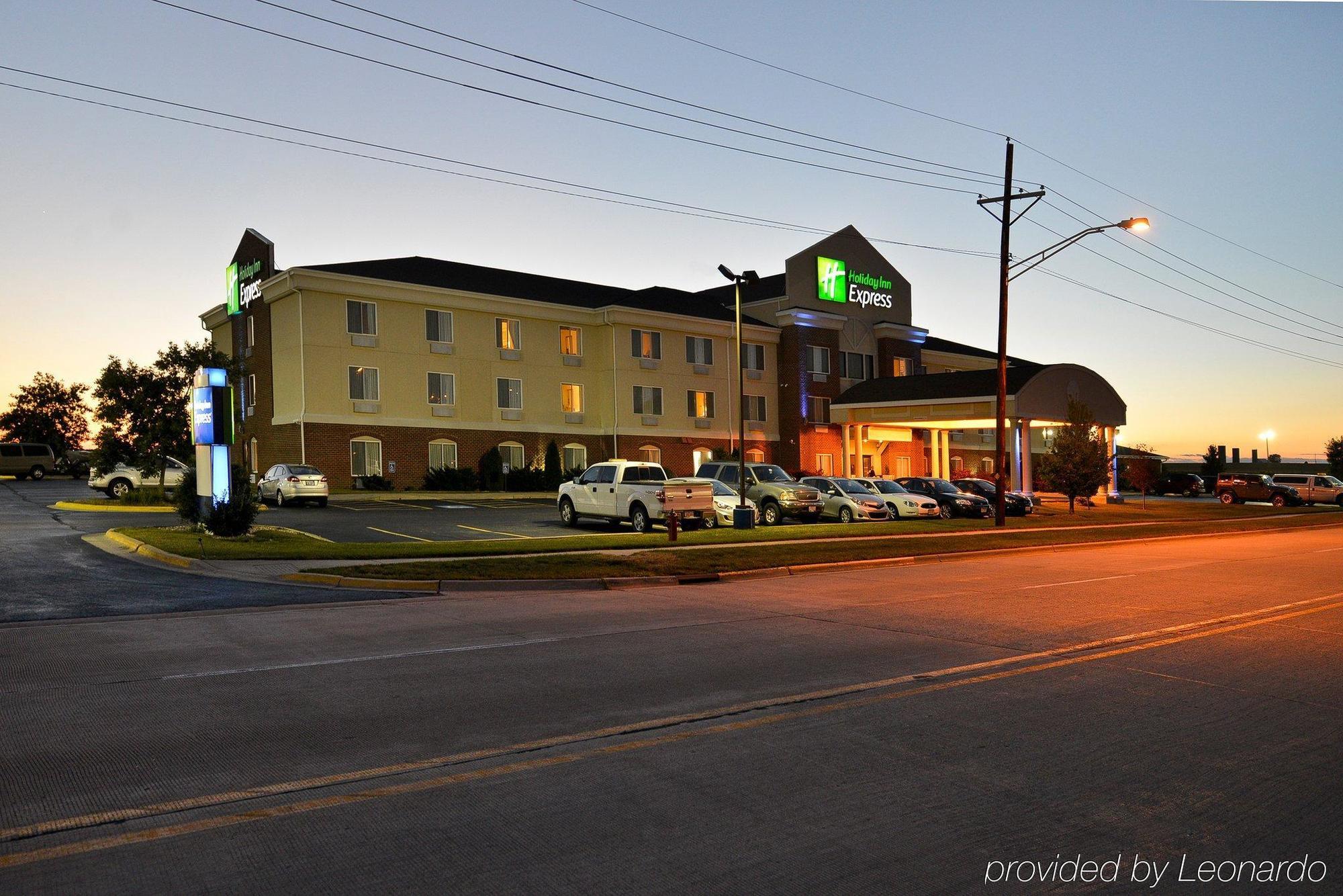 Holiday Inn Express Rochelle By Ihg Экстерьер фото