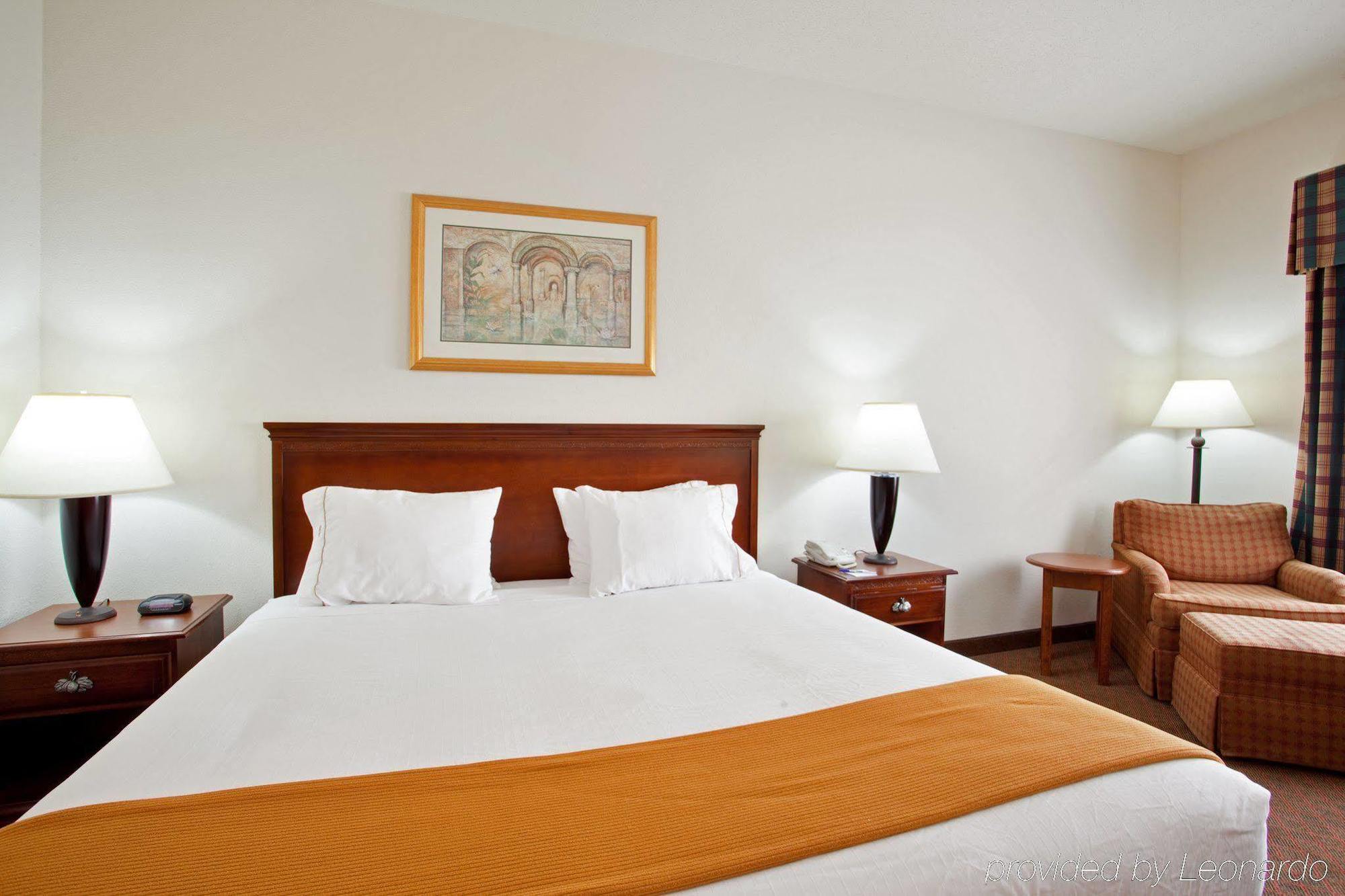 Holiday Inn Express Rochelle By Ihg Экстерьер фото