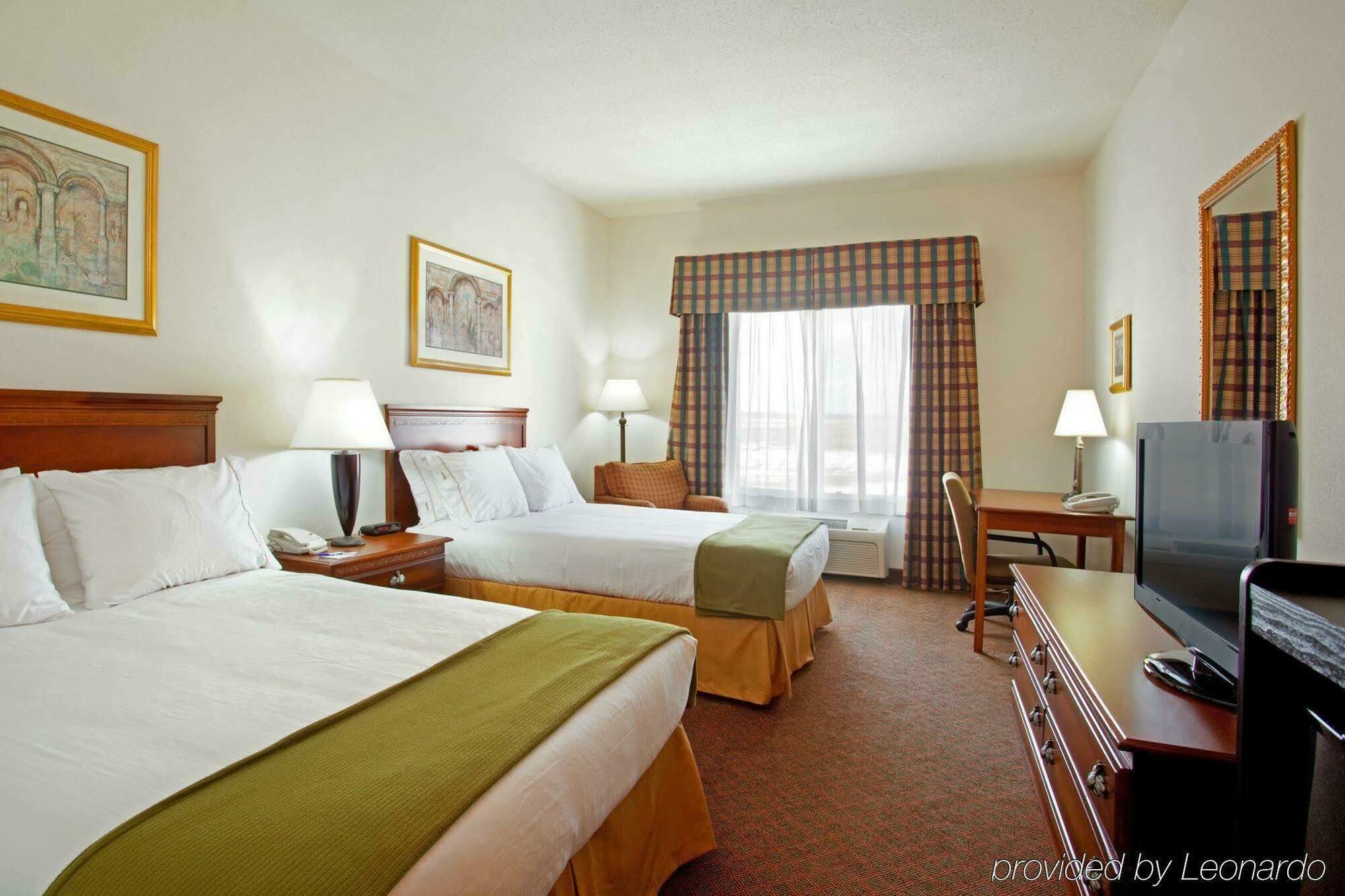 Holiday Inn Express Rochelle By Ihg Номер фото